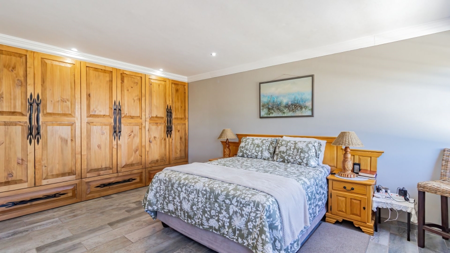10 Bedroom Property for Sale in Jacobsbaai Western Cape